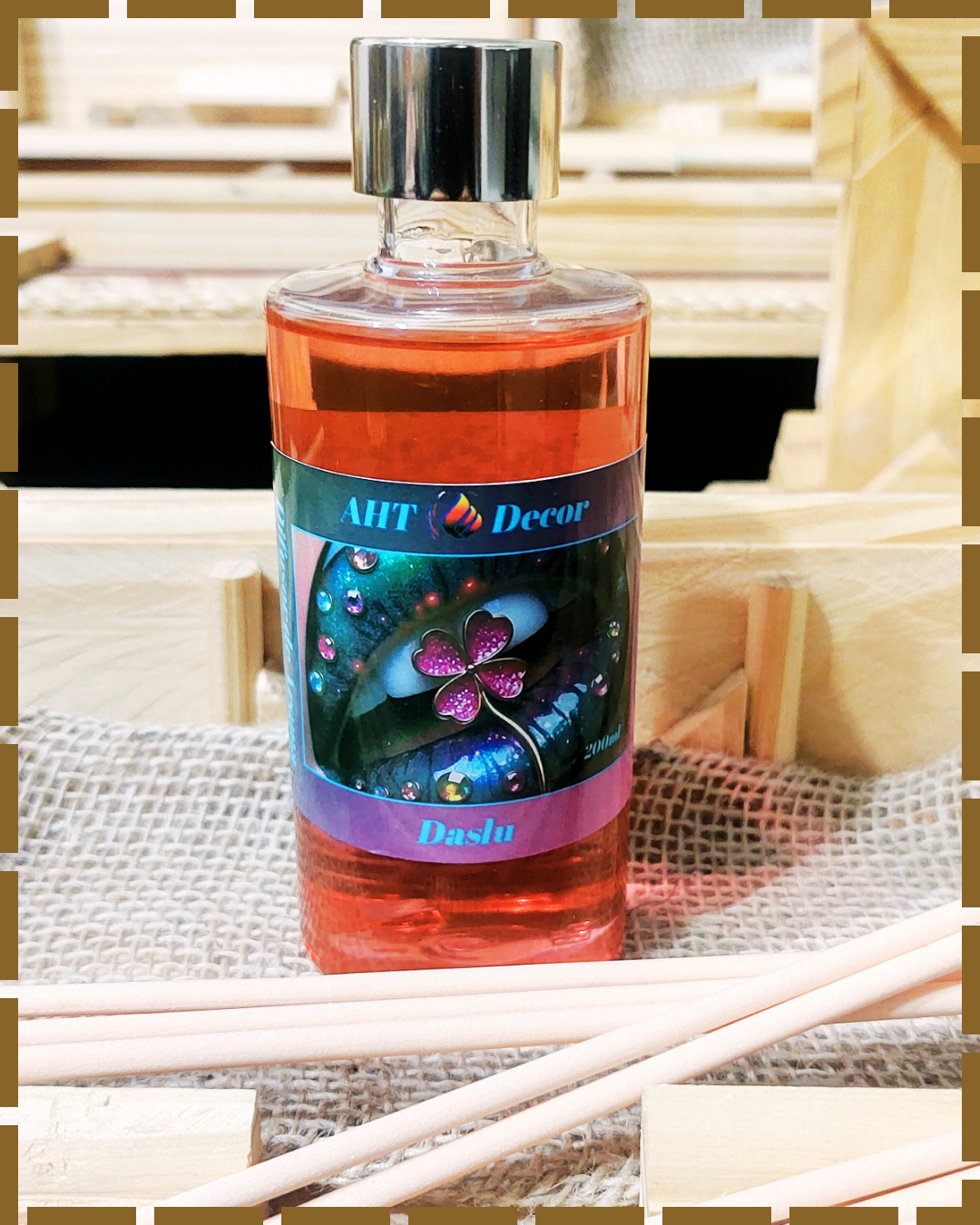 Difusor de Aroma - 200ml - Essências: Lima da Pérsia, Chá Branco, Bamboo MM, Daslu, Madeira do Oriente - Imagem 5